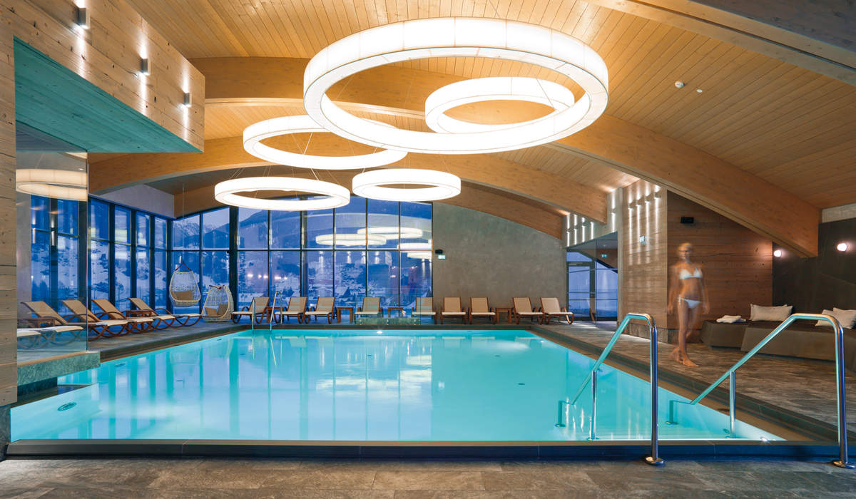 Have a look at the top 10 4star hotels in Paris for tourists